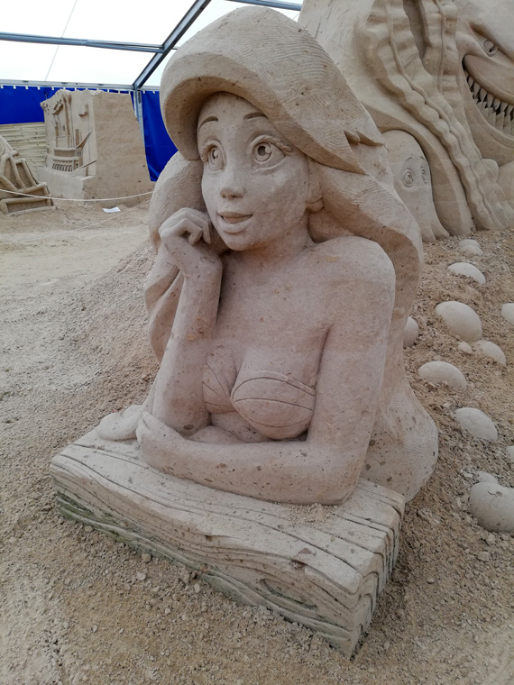 Arielle als Skulptur auf dem Sandfestival 2018 in Binz